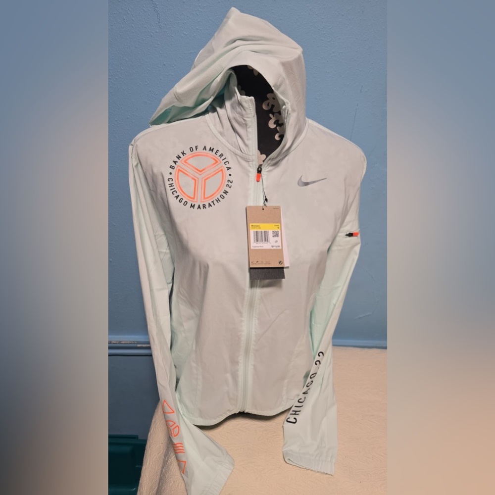 Nike Women's Light Gray Ski Jacket